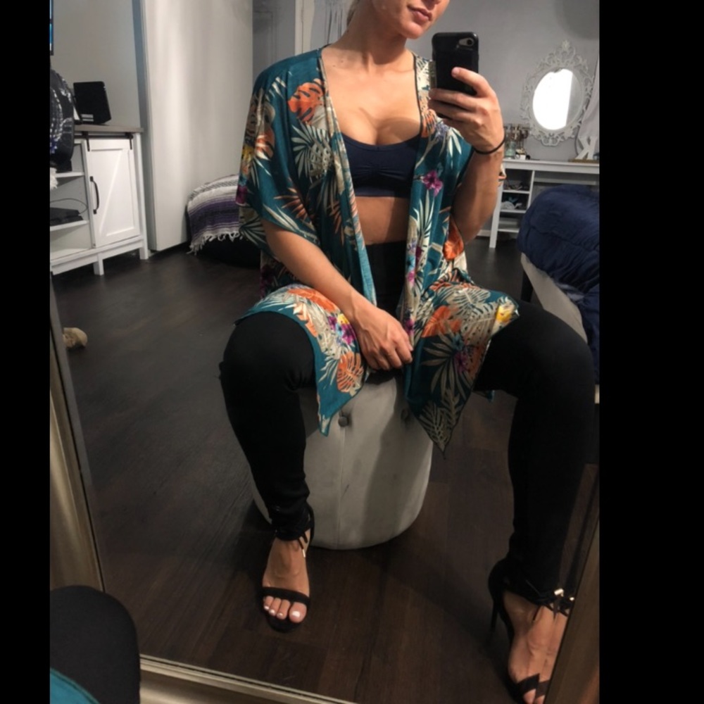 Tropical silky kimono